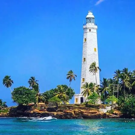 Dondra Lighthouse near Villa Yuvin